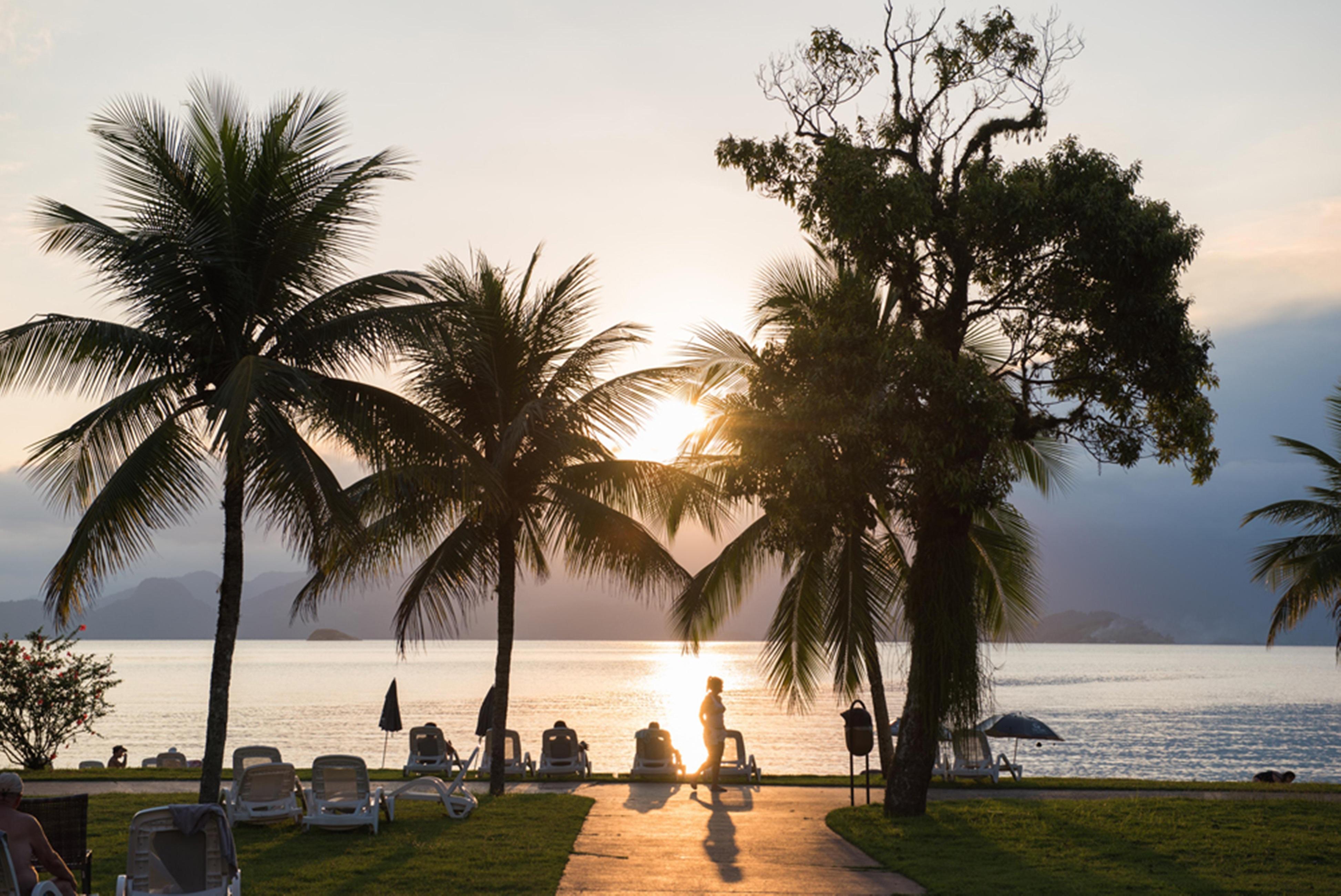 Vila Gale Eco Resort Angra Angra dos Reis Eksteriør bilde Sunset at the beach